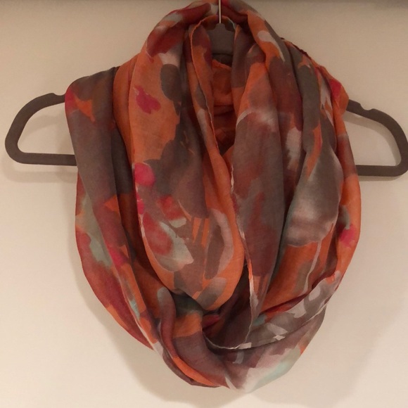 Accessories - Modena infinity scarf
